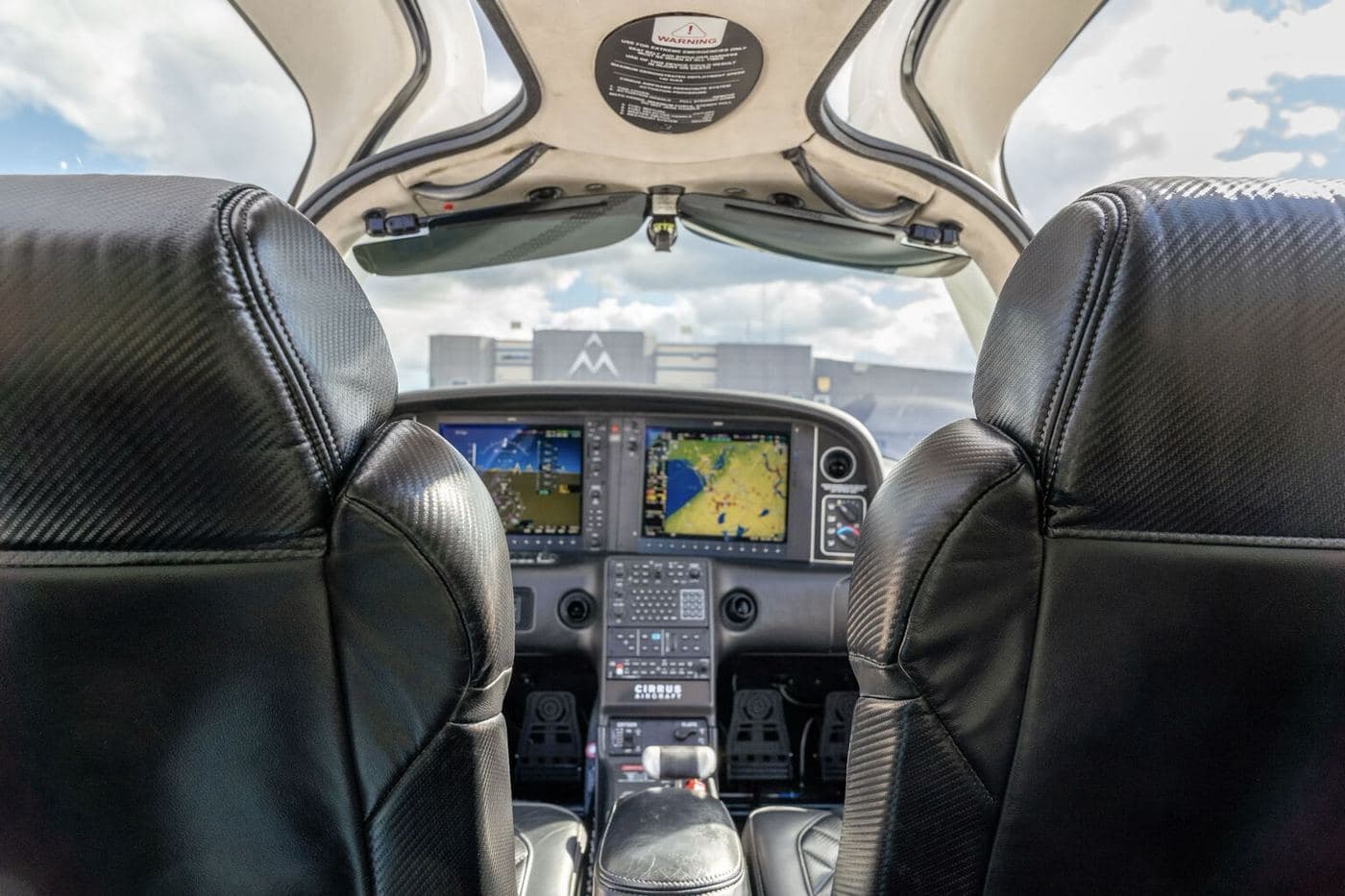 Cirrus SR22 interior 2