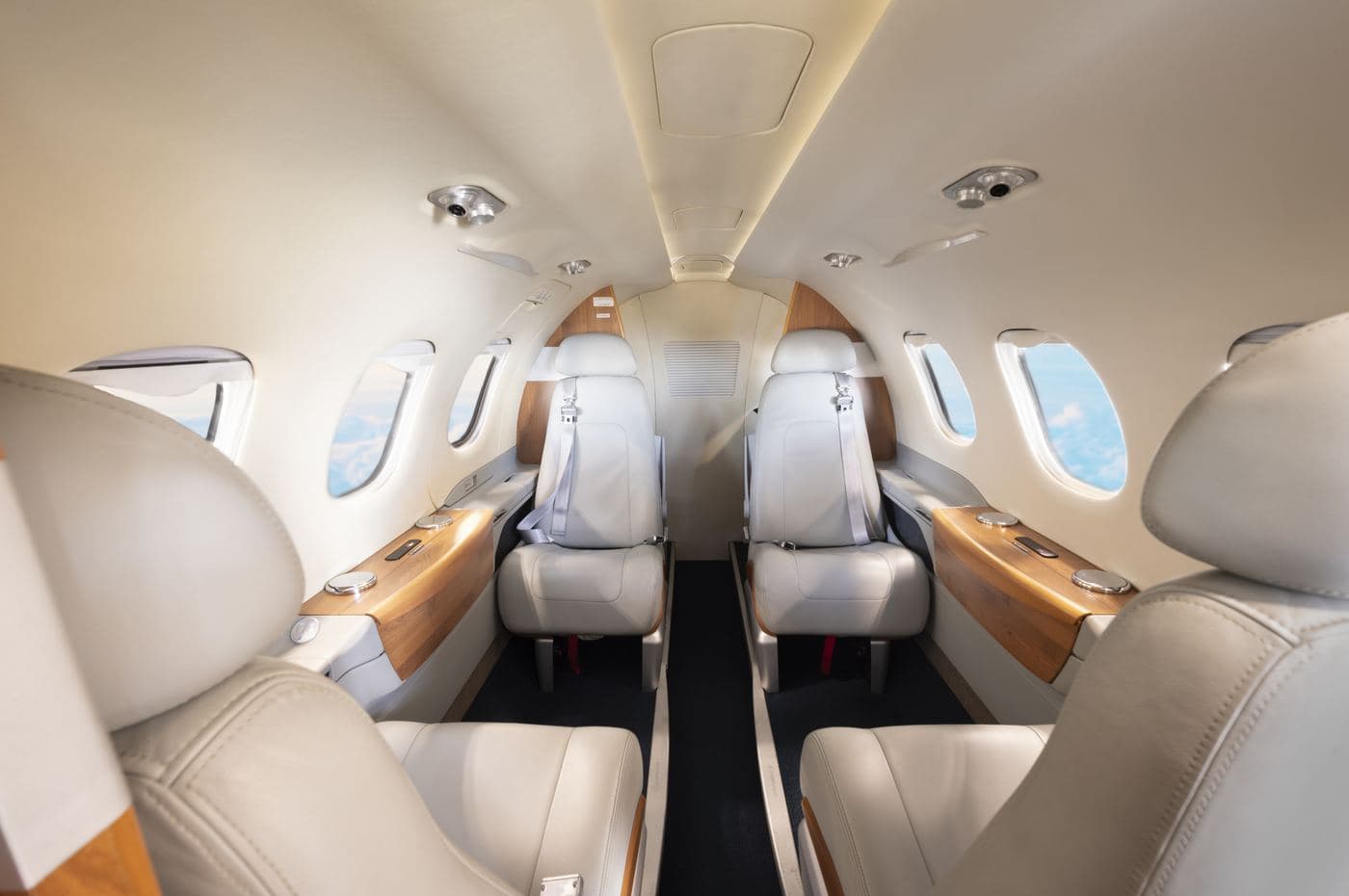 Embraer Phenom 100 interior 2
