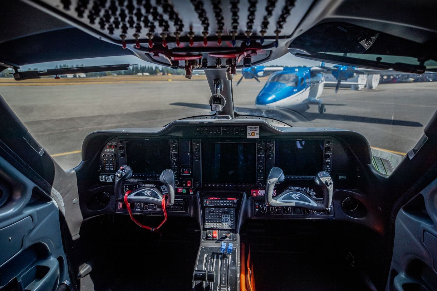 Tecnam P2012 interior 5