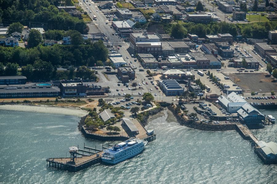 The waterfront with the Red Lion Hotel, the City Pier and the ferry dock from the air